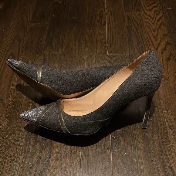 Flannel grey Manolo Blahnik with blue snakeskin toes - Picture 5 of 7